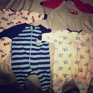Newborn onesies (like new)